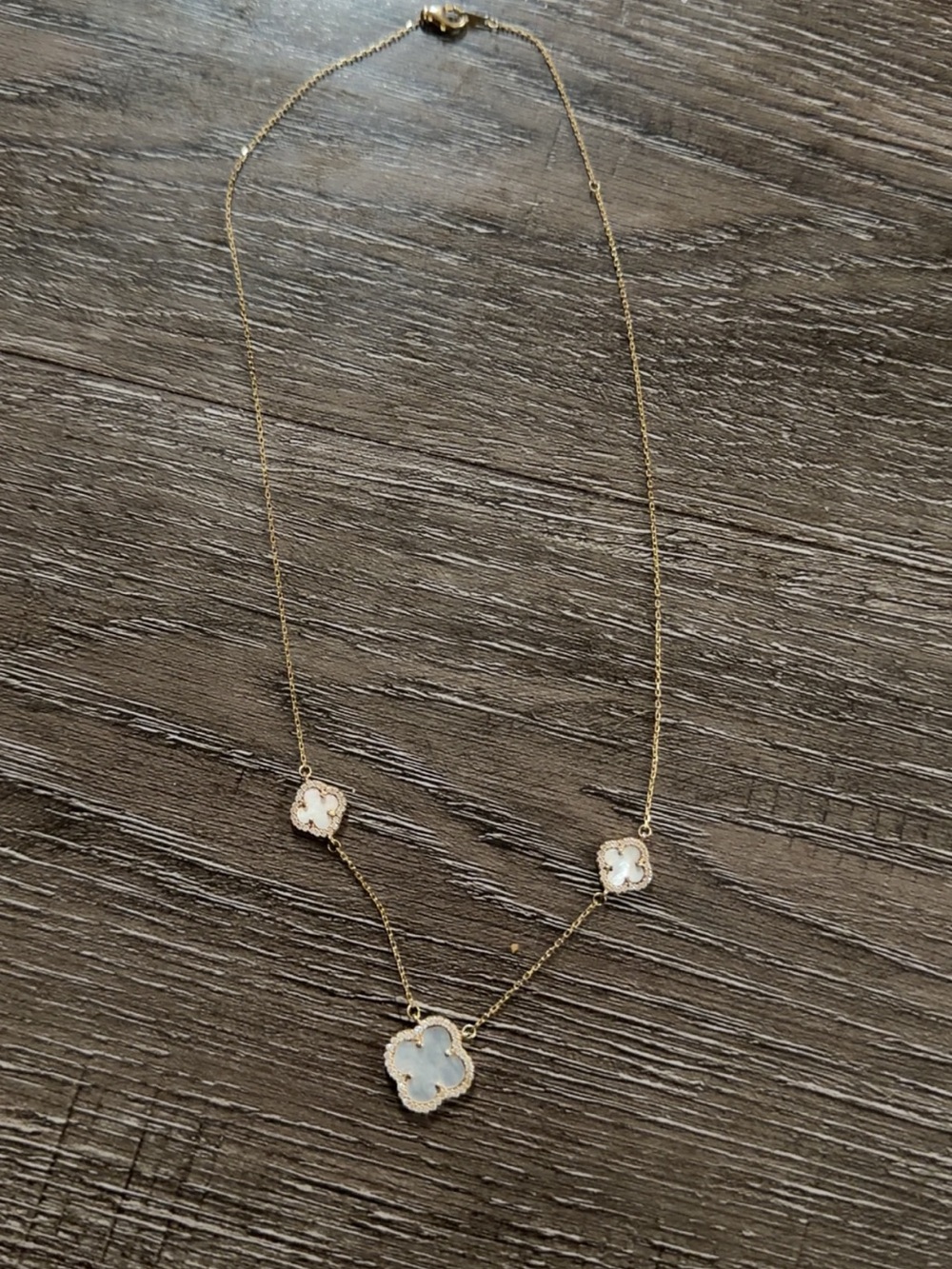 925 Delicate Gold Clover Necklace with White Mother-of-Pearl Accents